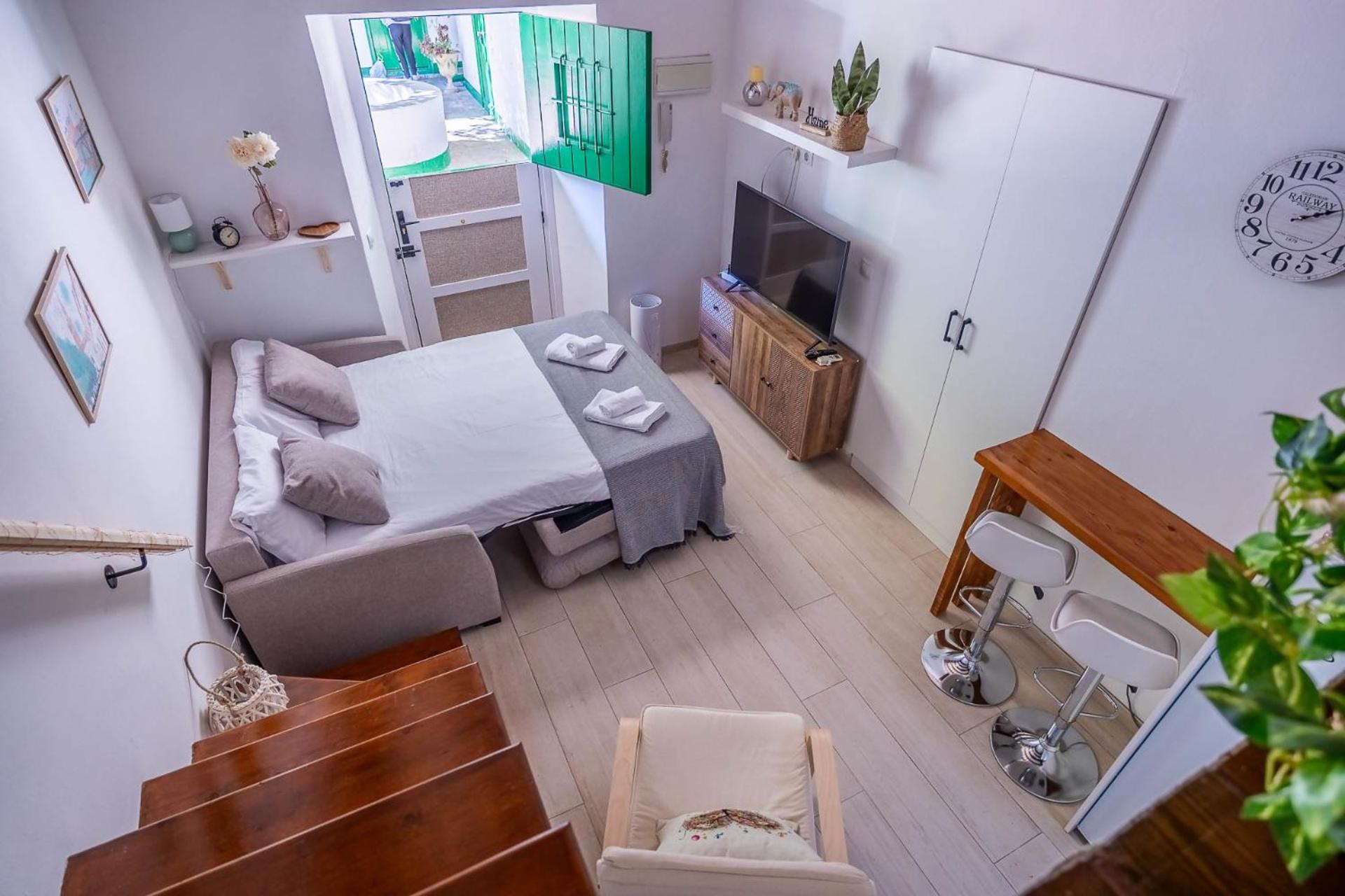 Comfy Away - Estudio En Patio De Vecinos En Las Setas セビリア エクステリア 写真