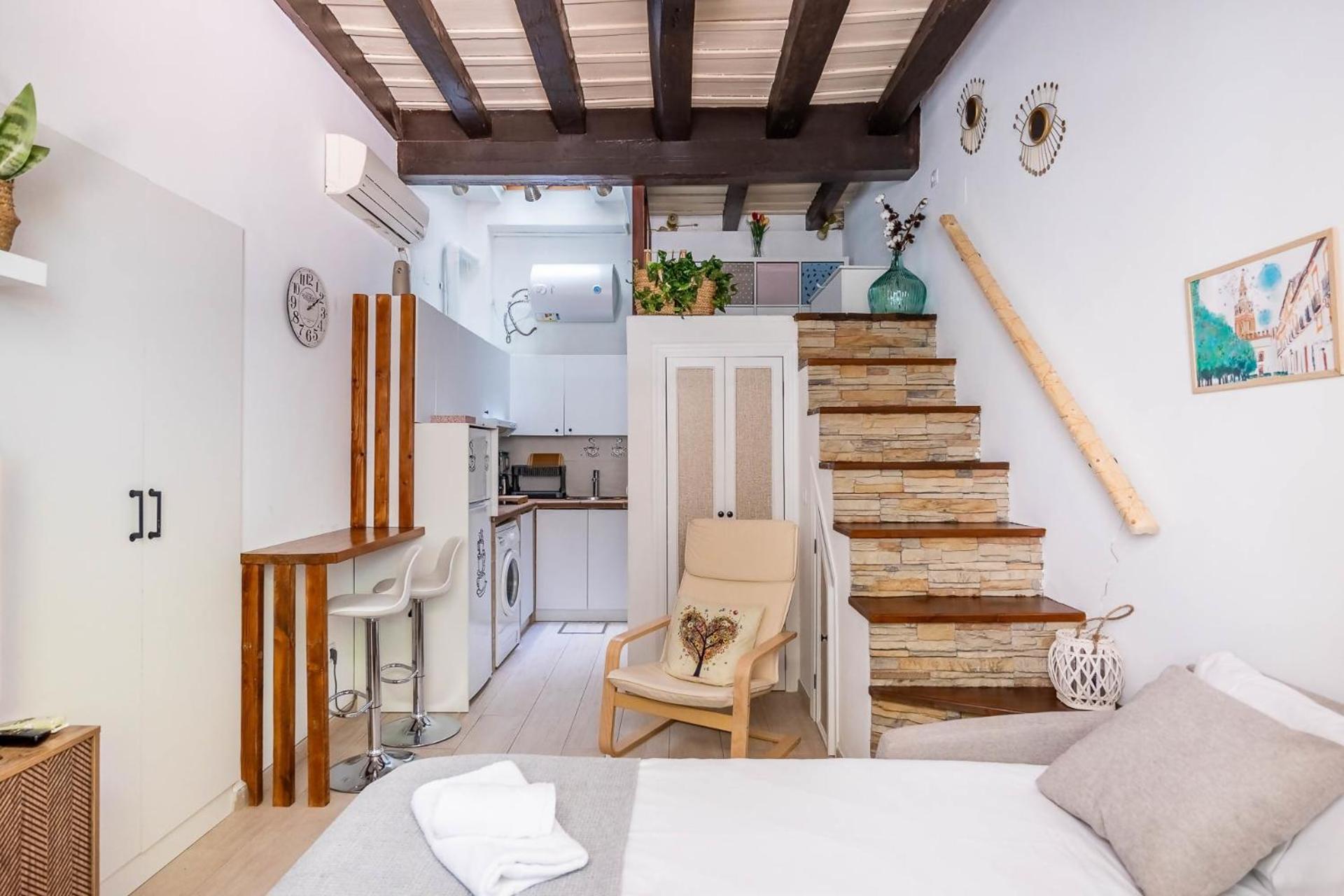 Comfy Away - Estudio En Patio De Vecinos En Las Setas セビリア エクステリア 写真